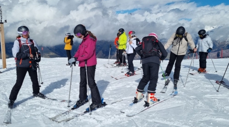 Singles naar de sneeuw op wintersport.